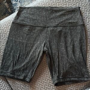 Gray Bike Shorts with Stretchy Fabric and Wide Waistband